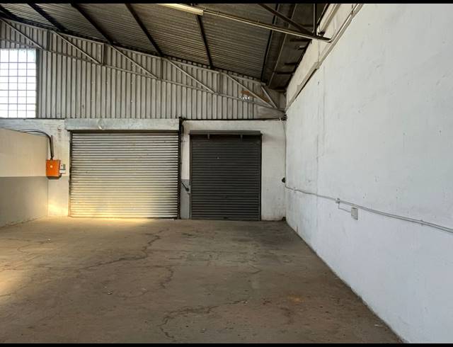323M² WAREHOUSE TO LET IN SEBENZA